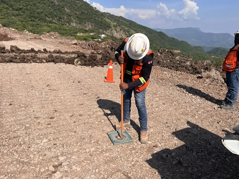 Prueba de densidad de campo mediante cono de arena